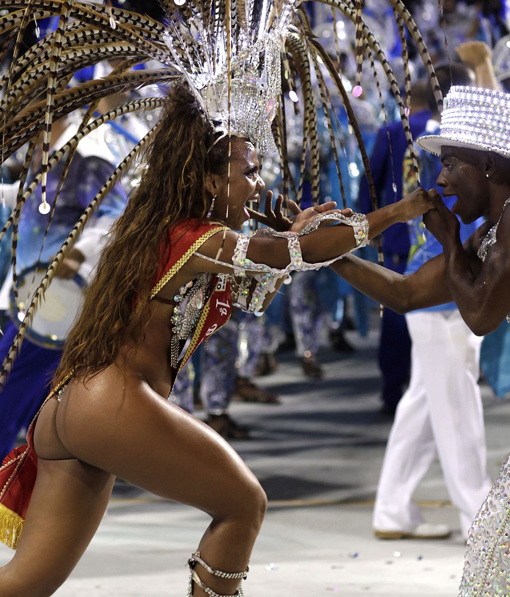 карнавал в бразилии откровенные