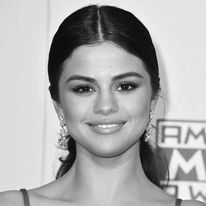 Selena Gómez - divinity