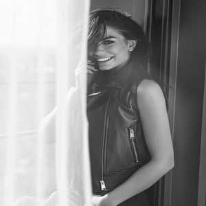 Demet Özdemir - Divinity