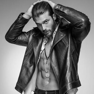 Últimas noticias de Can Yaman - Divinity