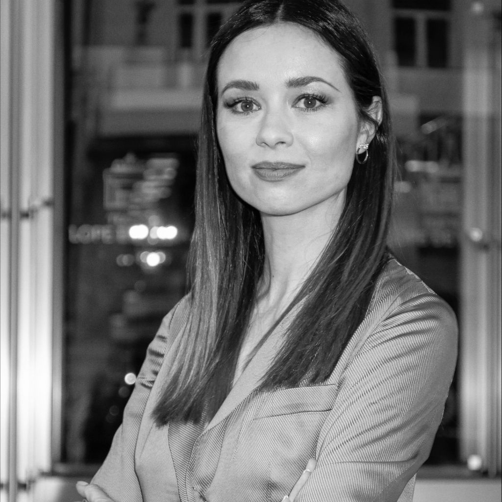 Dafne Fernández - divinity