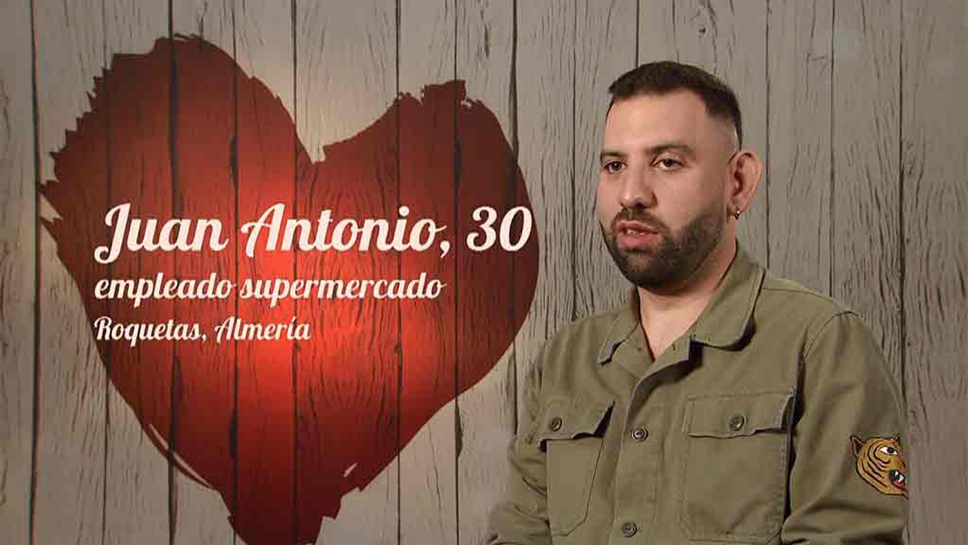 Juan Antonio se siente una Miss en ‘First Dates’: “De Rumanía sé que los rumanos me ponen cerdo cómo una perra” First Dates Temporada 6 Top Vídeos 1428