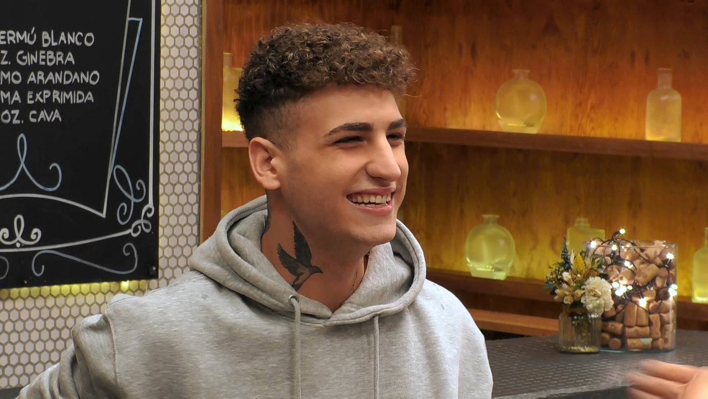 David quiere una pareja estable: "Salgo de fiesta y no me controlo. Me puedo liar con quince chicos en una noche" First Dates Temporada 6 Top Vídeos 1449