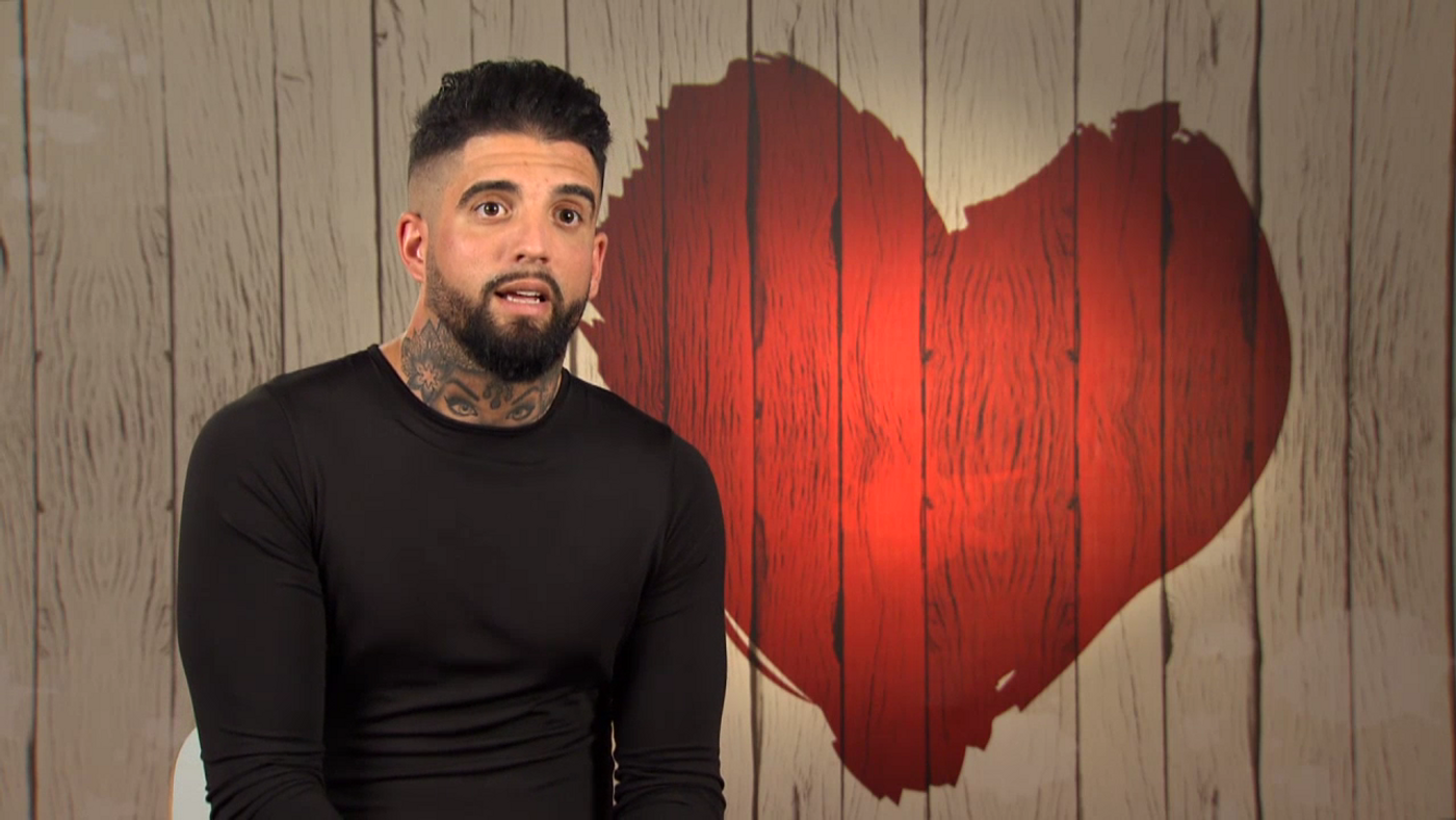 Juanma critica a Pilar nada más verla: "Es muy choni y yo quiero una mujer elegante" First Dates Temporada 6 Top Vídeos 1454