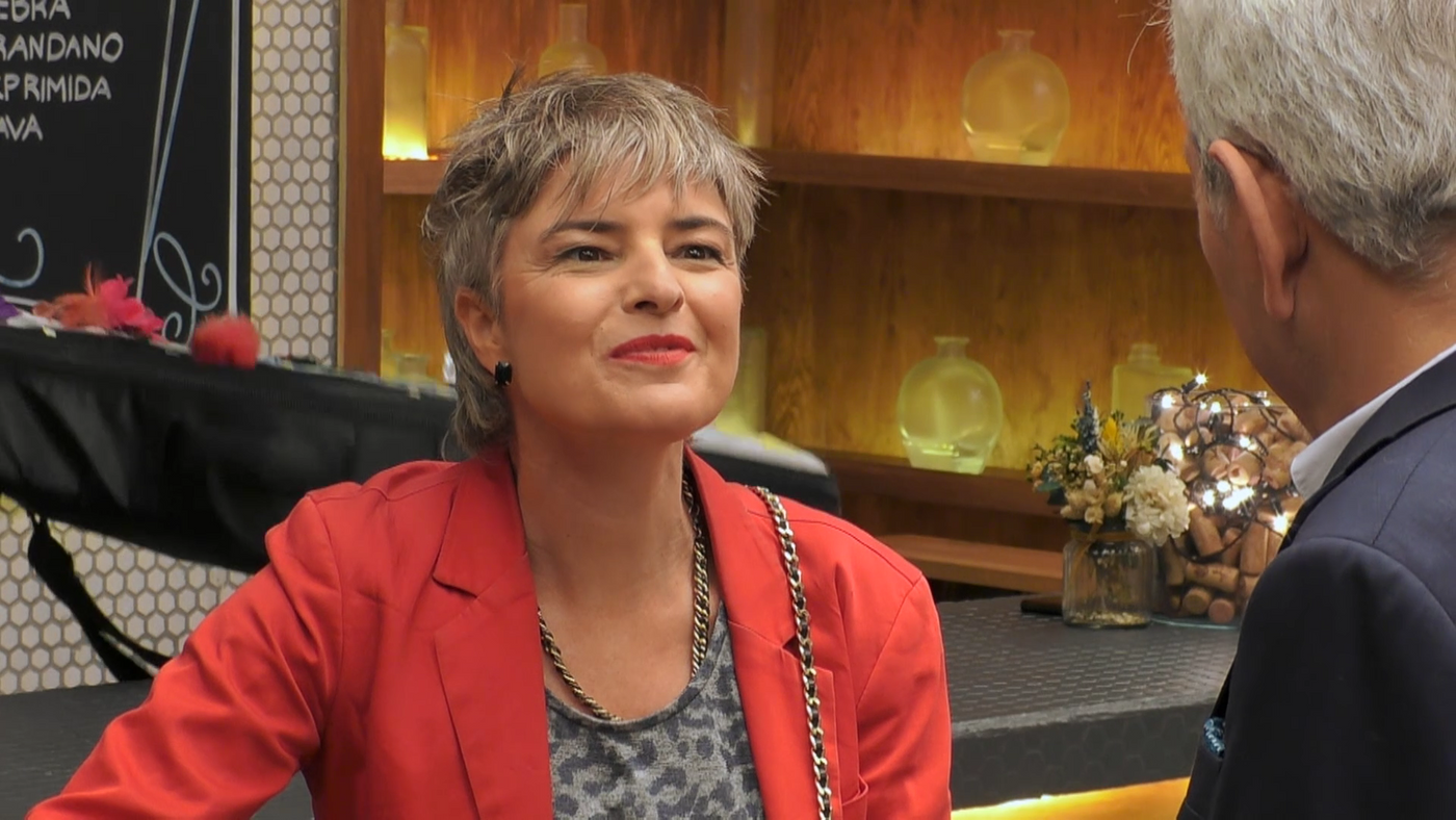 La hermana de Pete Doherty llega a 'First Dates' buscando pareja ¡y Carlos Sobera alucina! First Dates Temporada 6 Top Vídeos 1456