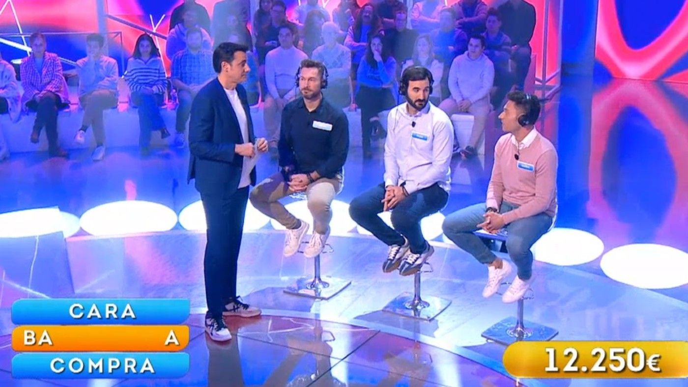 'Los Salaos' estrenan su hucha con un premio de 12.250 euros Momentazos Reacción en cadena 10/01/2023