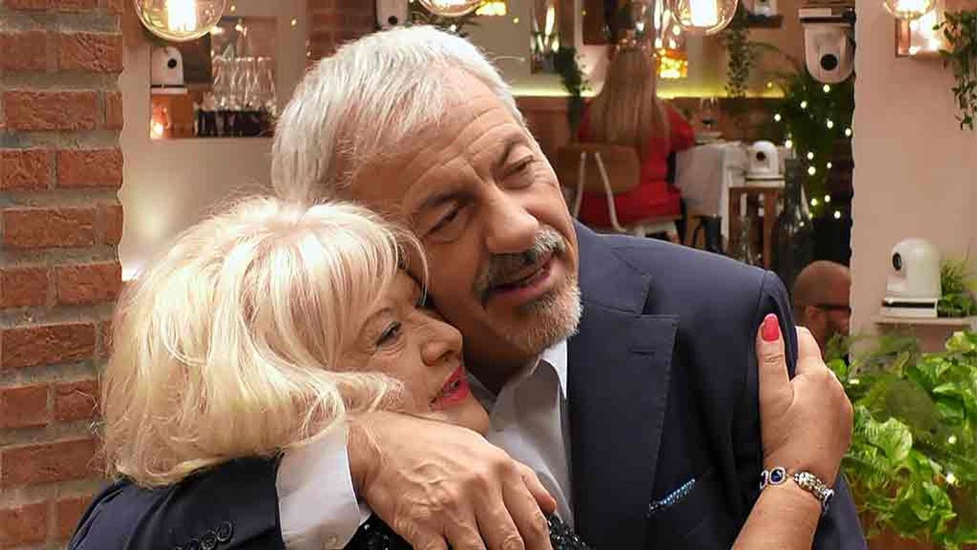 Una soltera se lanza a los brazos de Carlos Sobera en ‘First Dates’: “Estoy enamorada de ti” First Dates Temporada 6 Top Vídeos 1474