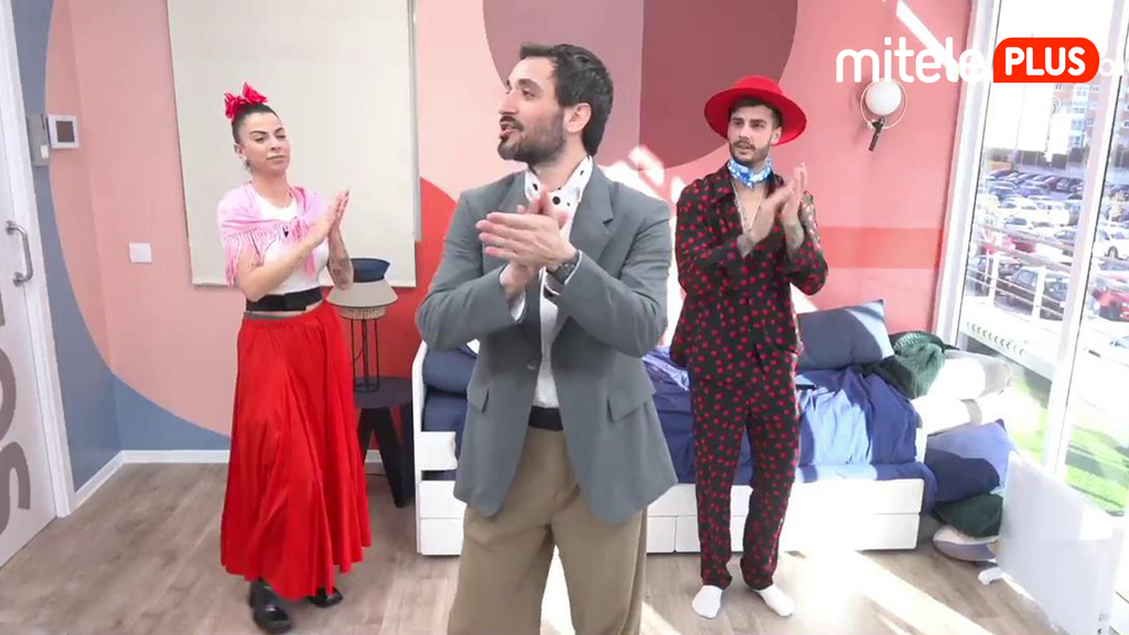 0702 anaymario claseflamenco PLUS