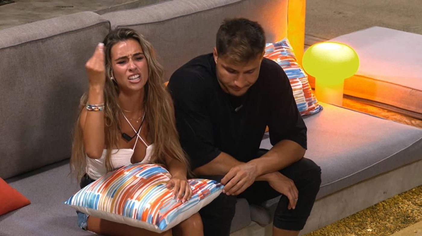 Elena estalla contra David por burlarse de su banda de Barbie: “¡De mi familia no te ríes!” La isla de las tentaciones Temporada 6 Top Vídeos 383