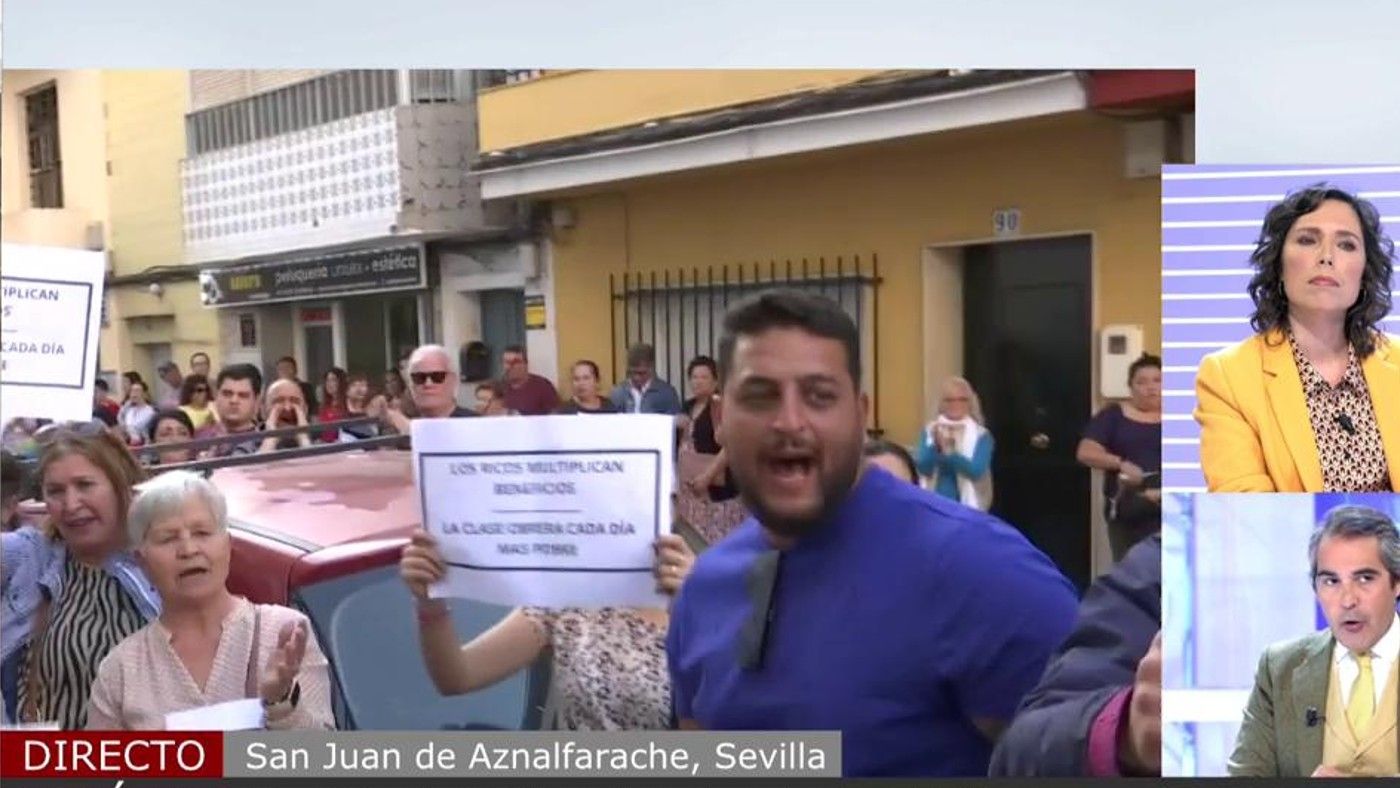 Unos vecinos de Sevilla han salido a la calle para protestar por la  imparable subida de los precios Cuatro al día 2023 Diario 21/03/2023