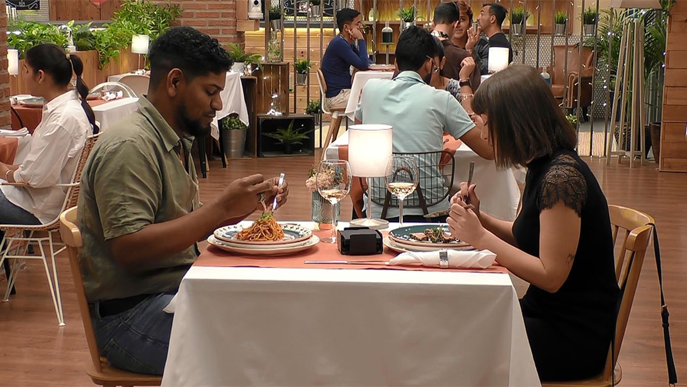 Verónica no se cree que su cita en ‘First Dates’ no sea machista: “Conozco a la gente de allí, es el hombre quién manda y no vamos a encajar”