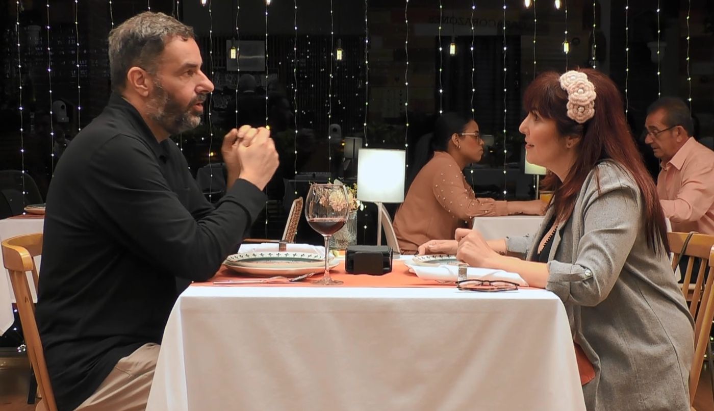 Conchi alucinada con el saber interior de su cita en ‘First Dates’: “Madre mía, encima sabe idiomas y todo”