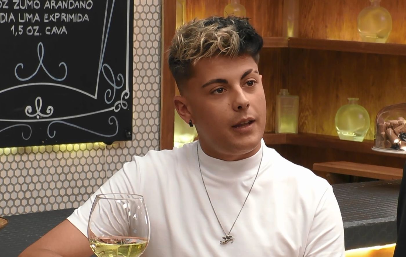 Carlos tiene una condición para echarse novio en ‘First Dates’: “Que no sea fan de Aitana”