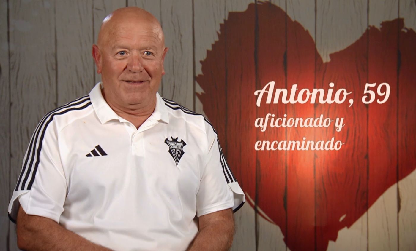 Un seguidor del Albacete Balompié busca el amor en ‘First Dates’: “Le he dicho a mis hijas que pongan el escudo de mi equipo en mi lápida”