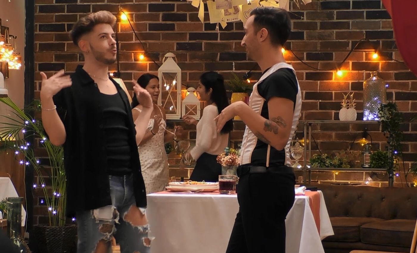 Dos solteros enfrentados por el tamaño en ‘First Dates’: “Mi culito es muy estrecho”