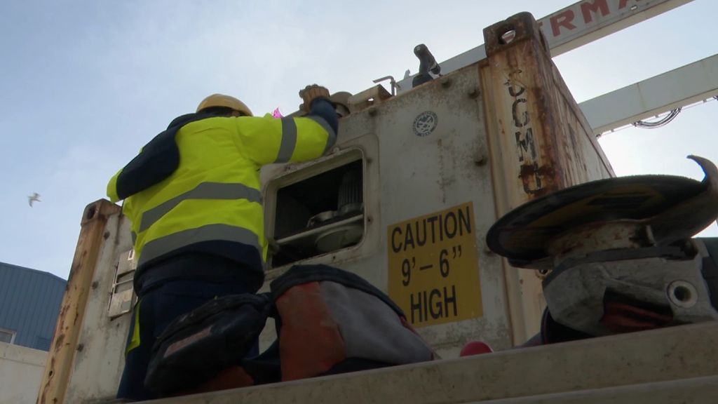 'Callejeros' inspecciona junto a la Guardia Civil el contenedor de un mercante procedente de Brasil y lo abre in situ