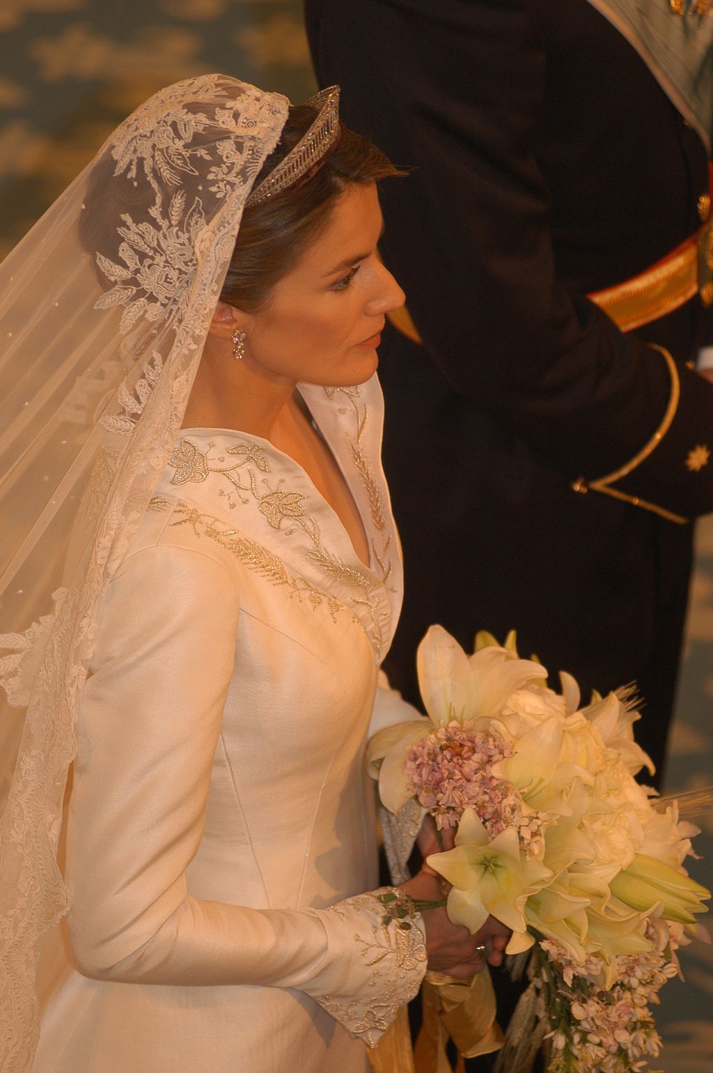 Detalles de la parte superior del vestido de novia de la reina Letizia