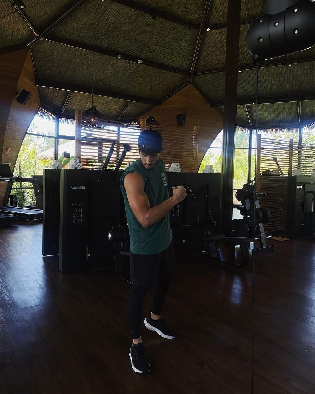 Sebastian Yatra, entrenando