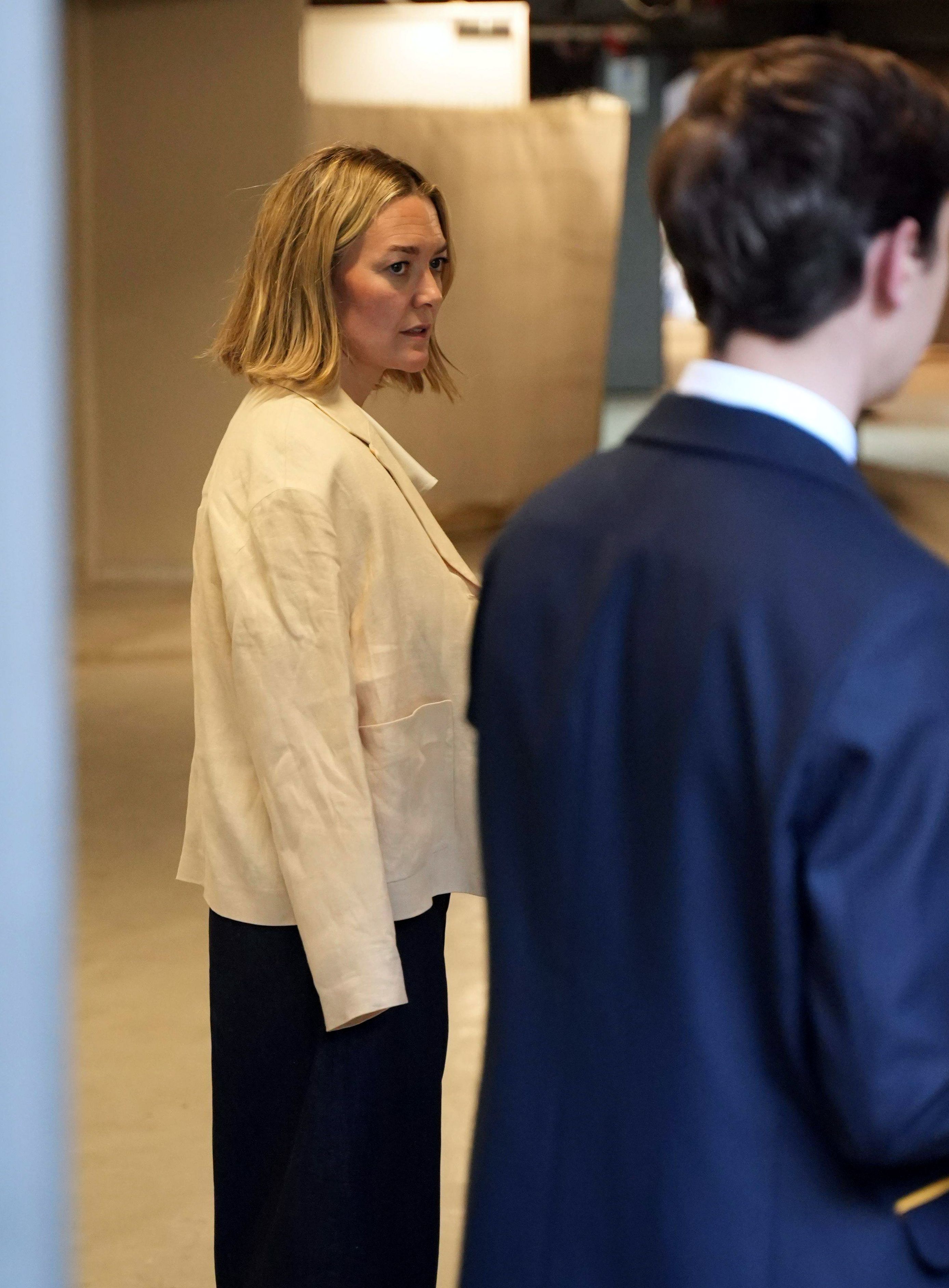 Marta Ortega, en el concierto de Taylor Swift, con chaqueta beis