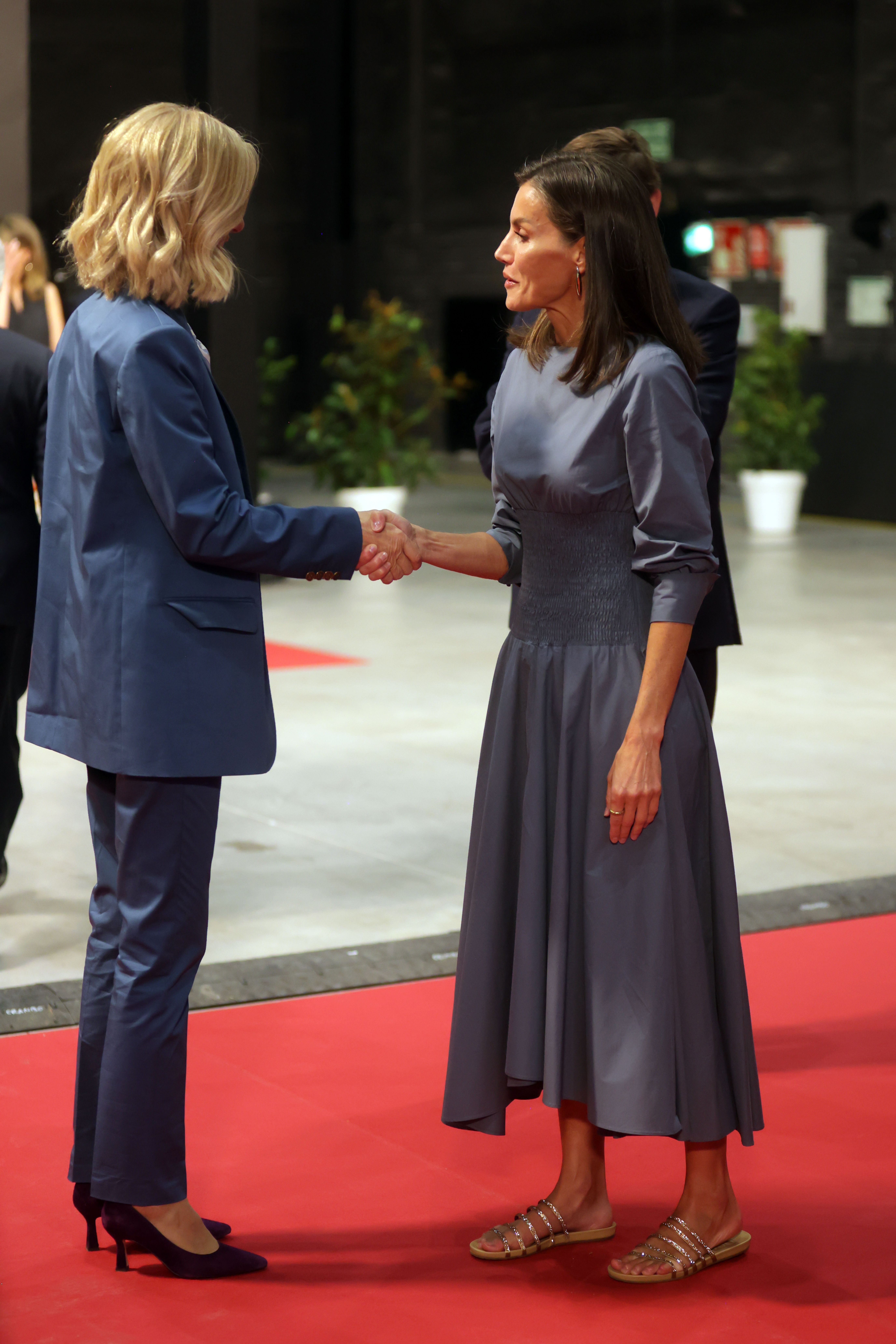 La reina Letizia, llegando a las oficinas de Netflix