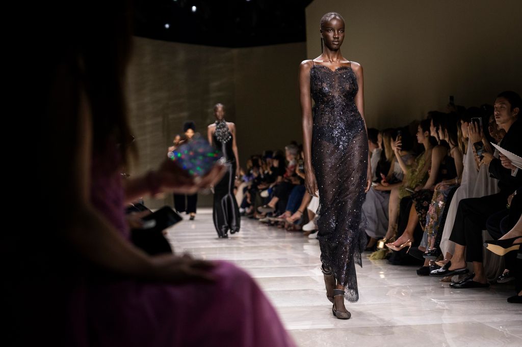 Propuesta Giorgio Armani Privé Otoño-Invierno 2024, en la Semana de la Moda de París