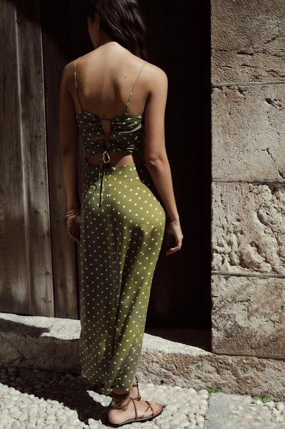 Vestido de lunares de Zara