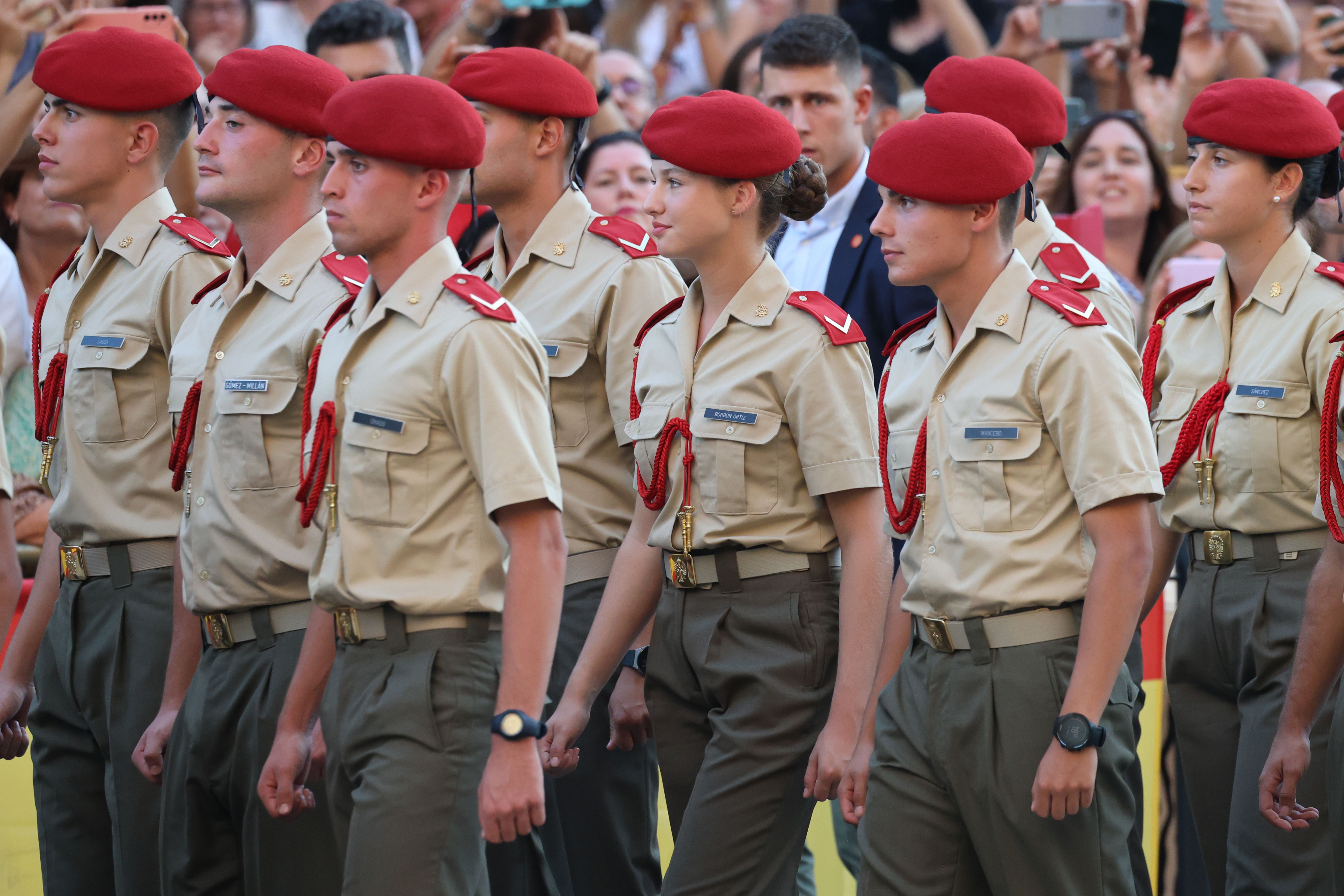 La princesa, junto a sus compañeros de la Academia