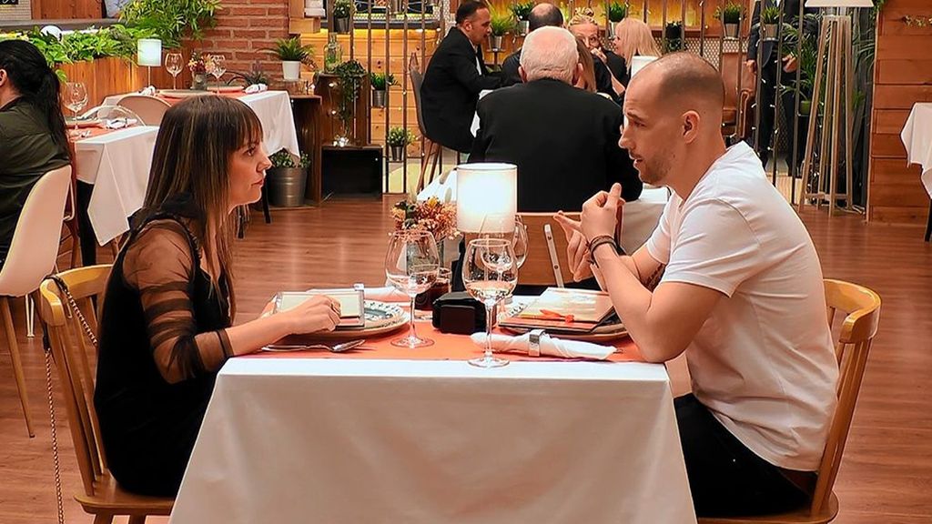 Dos solteros salen de ‘First Dates’ con el nombre de su primer hijo y la canción que sonará en la boda