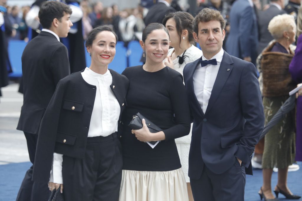 María Serrat, Candela Serrat y Dani Muriel, pareja de esta última