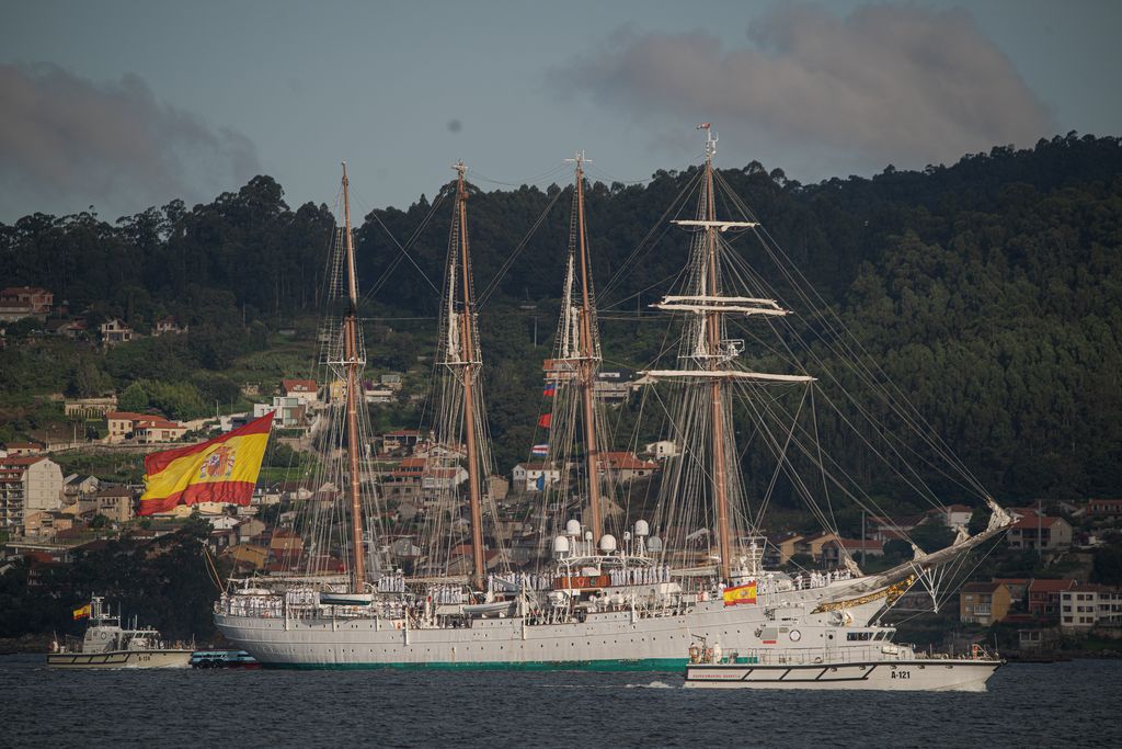 Recibimiento del buque escuela, en la Escuela Naval de Marín, en el mes de julio