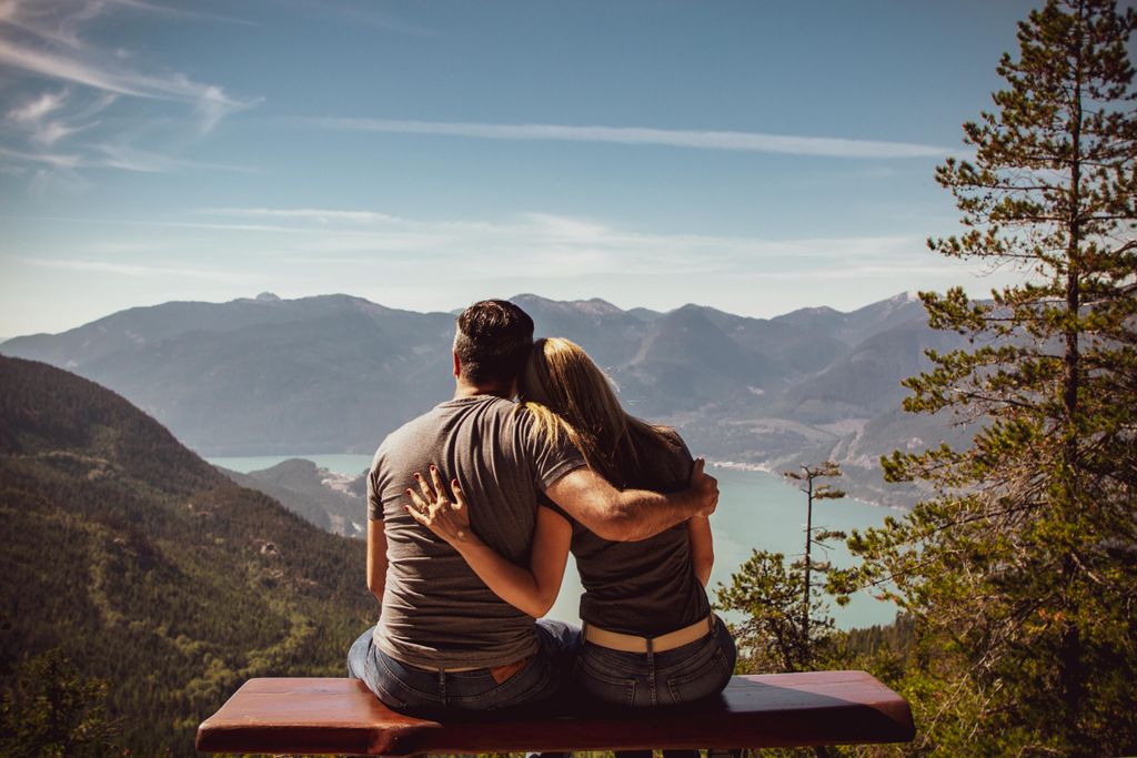 Pareja abrazada
