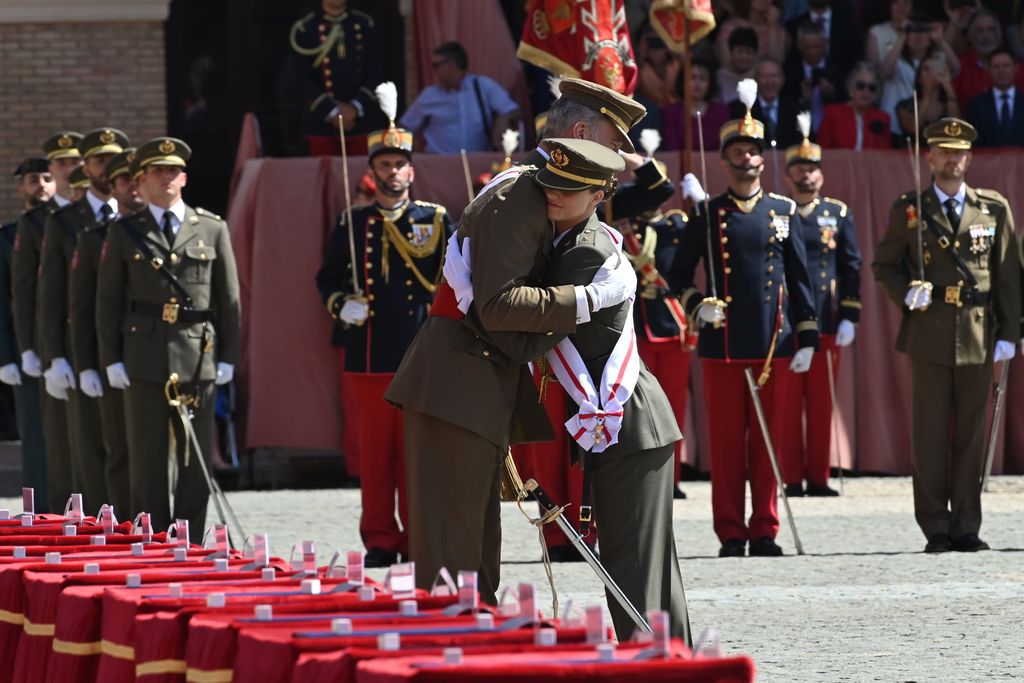 Rey Felipe VI y Princesa Leonor durante la entrega de los Reales Despachos en Zaragoza