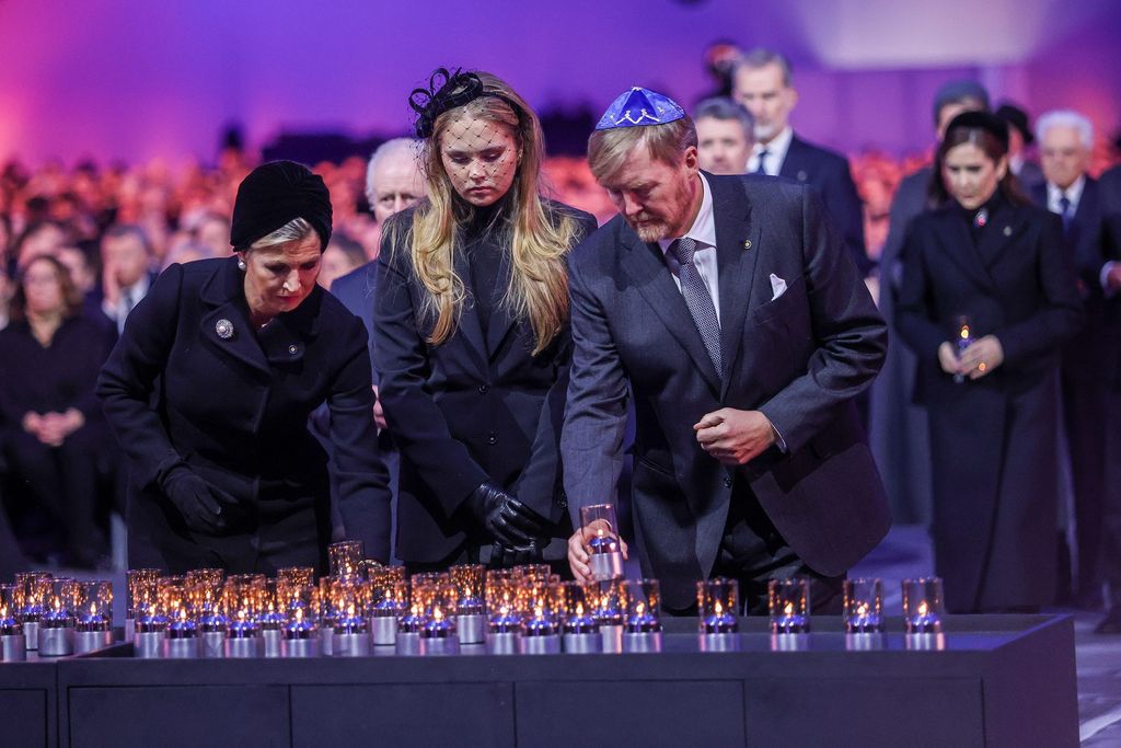 Guillermo de Holanda, con kipá, Máxima y Amalia de Holanda