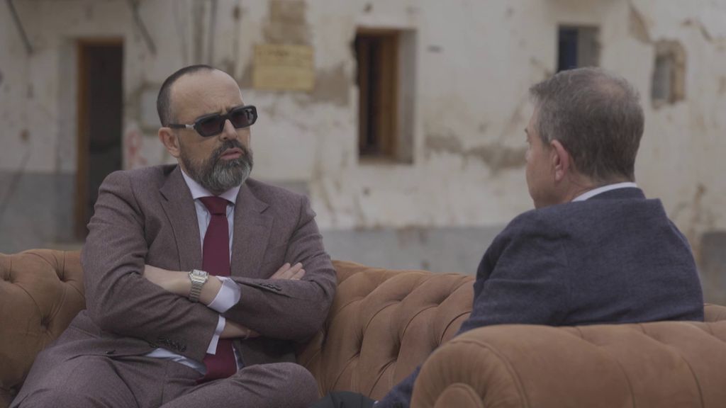 El motivo por el que Risto Mejide se ha sentado por primera vez al lado contrario del sofá en su entrevista a Emiliano García-Page: "¡No me digas, no sabía esto!"
