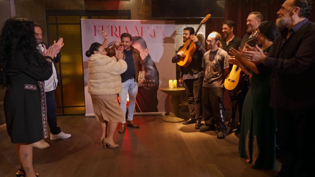 El baile de Salvadora Maya en el estreno del espectáculo de su hijo Juan Andrés que ha dejado a todos con la boca abierta