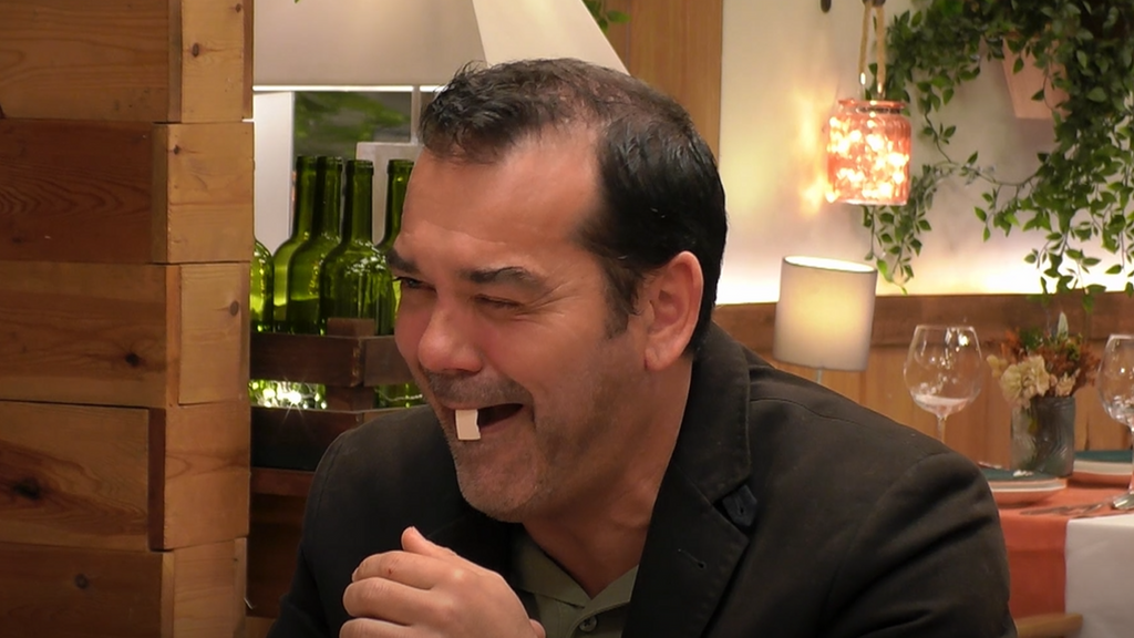 la cita mas surrealista de la historia de first dates un soltero se pone a hacer el cunao sin previo da39 3