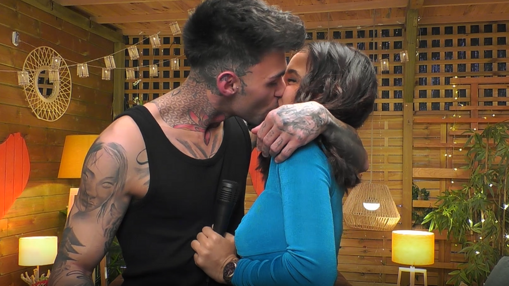 flechazo dos solteros desatan su pasion en first dates me estoy enamorando 16 9 aspect ratio default da39