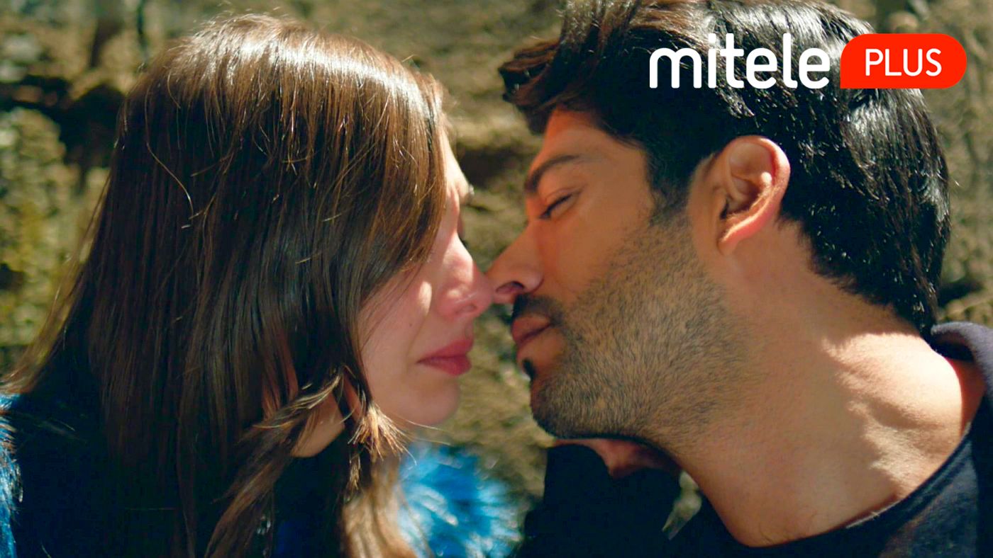 9rcy41x990yp_kara_sevda_54.jpg