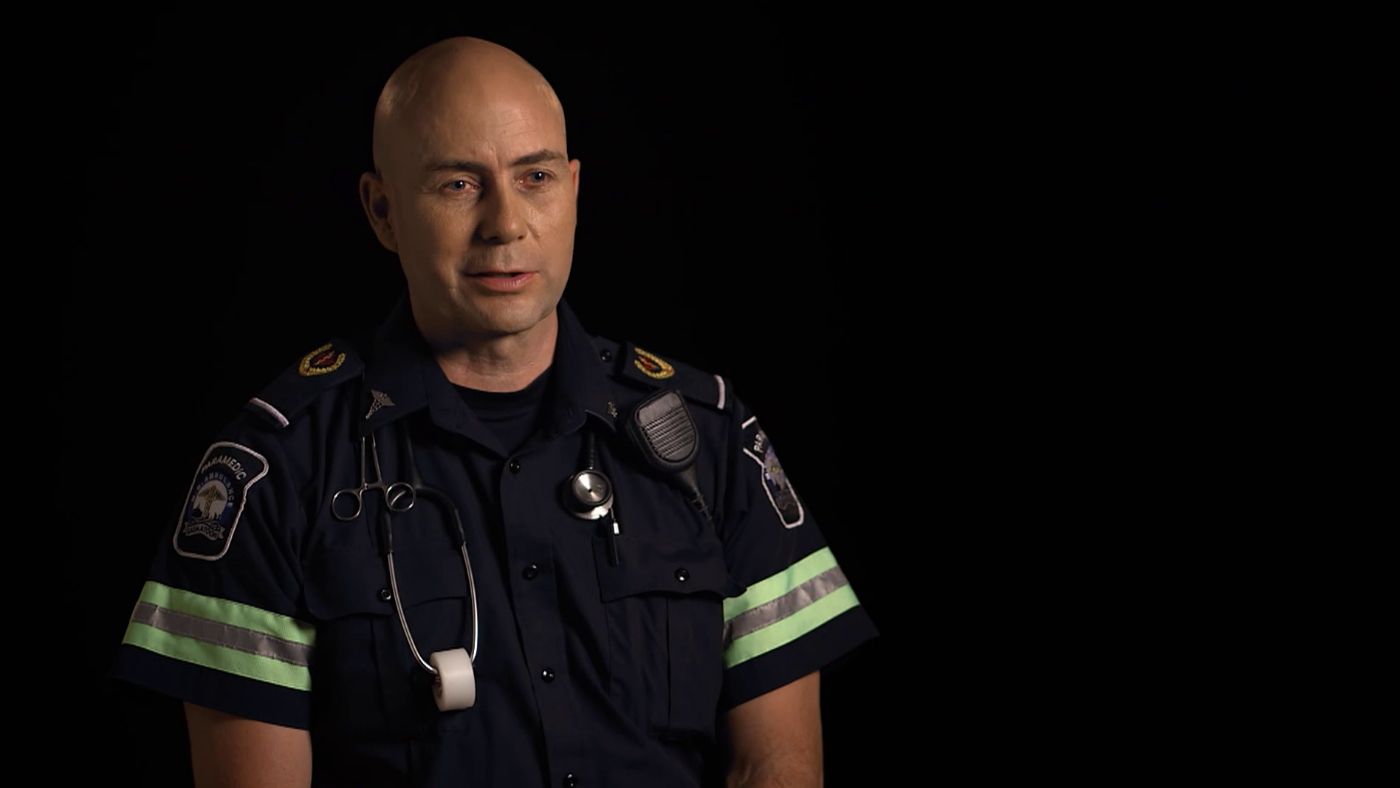 hc7sehc8bylv_paramedics_t1_08.jpg