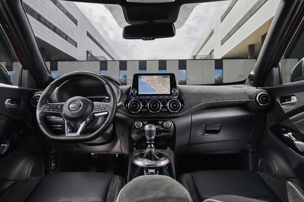 NISSAN JUKE INTERIOR