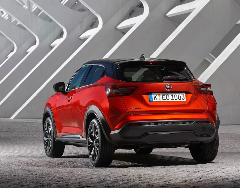 NISSAN JUKE TRES CUARTOS TRASERO