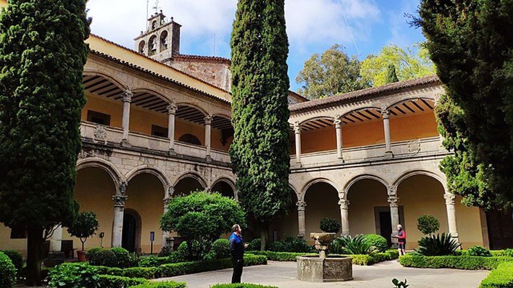 Claustro_renacentista_del_monasterio_de_Yuste,_Cáceres