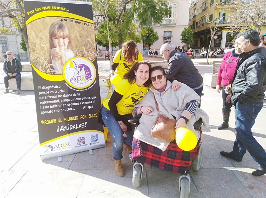 Loli Rubiales en una concentración.
