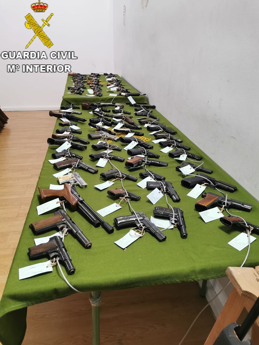 ALGUNAS DE LAS ARMAS QUE SALDRáN A SUBASTA EN CáDIZ