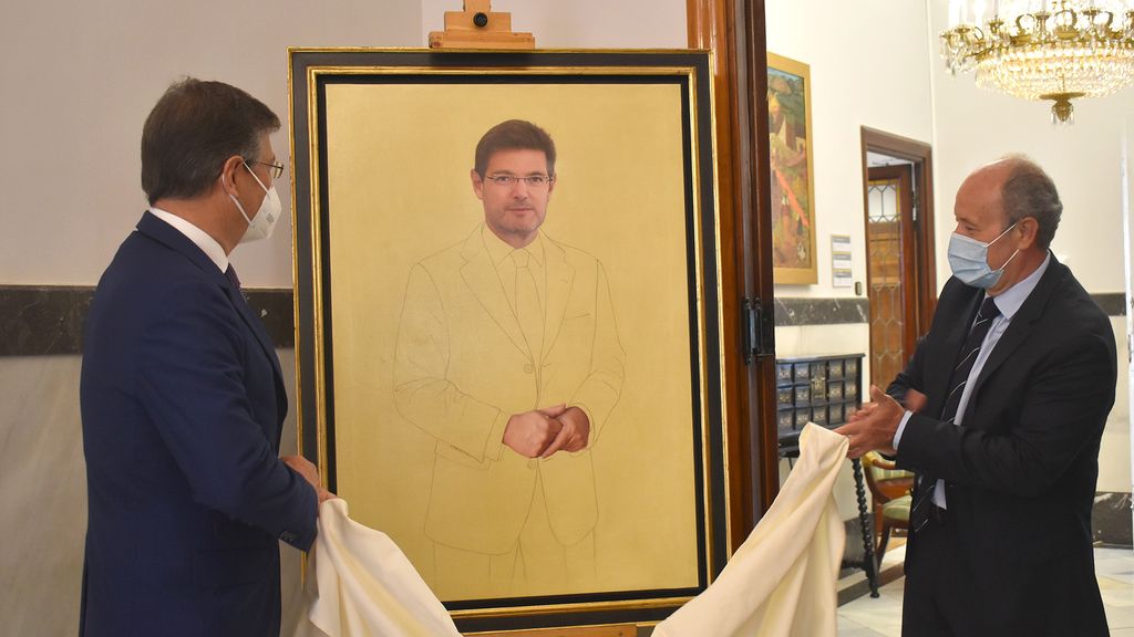 FOTO COLOCACIóN CUADRO RAFAEL CATALá