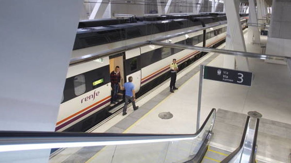 Aislados 16 viajeros que llegaron en tren a Vigo desde Barcelona tras detectar un positivo en coronavirus