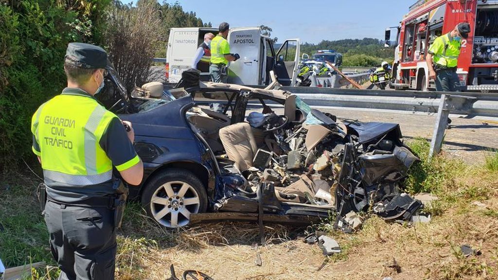 Una mujer y su hijo mueren en un accidente de tráfico en Una mujer y su hijo mueren en un accidente de tráfico en