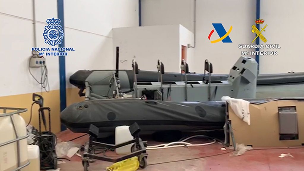 Desarticulada una organización que fabricaba narcolanchas de alta velocidad para introducir hachís en la península Desarticulada una organización que fabricaba narcolanchas de alta velocidad para introducir hachís en la península