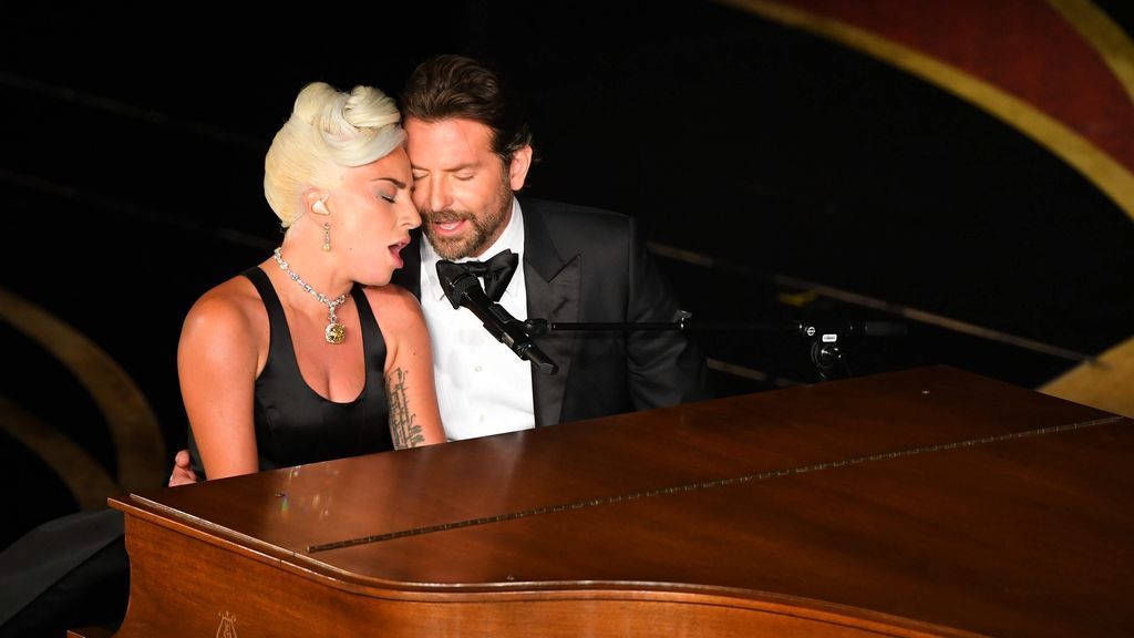 Bradley y Gaga negaron, en todo momento, que entre ellos surgiera el amor.