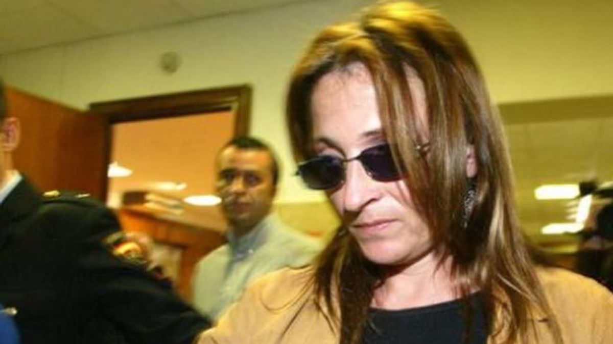 Sale de la cárcel Francisca González, la parricida de Santomera, que mató  a sus hijos de 4 y 6 años con el cargador del móvil